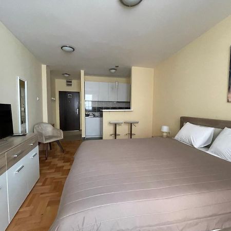 Trident Apartments 2 Ni エクステリア 写真